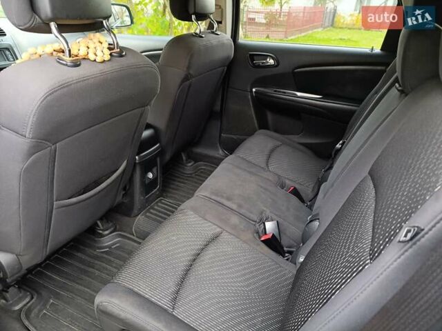 Серый Додж Джорни, объемом двигателя 2.36 л и пробегом 288 тыс. км за 8999 $, фото 8 на Automoto.ua