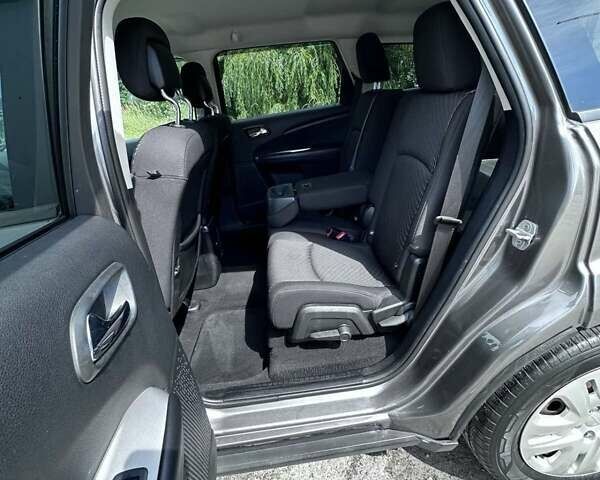 Додж Джорни 2012 в Киеве на Automoto.ua Серый Додж Джорни, объемом двигателя 2.36 л и пробегом 255 тыс. км за 9000 $, фото 23 на Automoto.ua