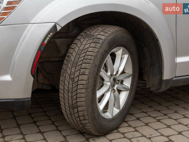 Серый Додж Джорни, объемом двигателя 2.36 л и пробегом 206 тыс. км за 10500 $, фото 9 на Automoto.ua