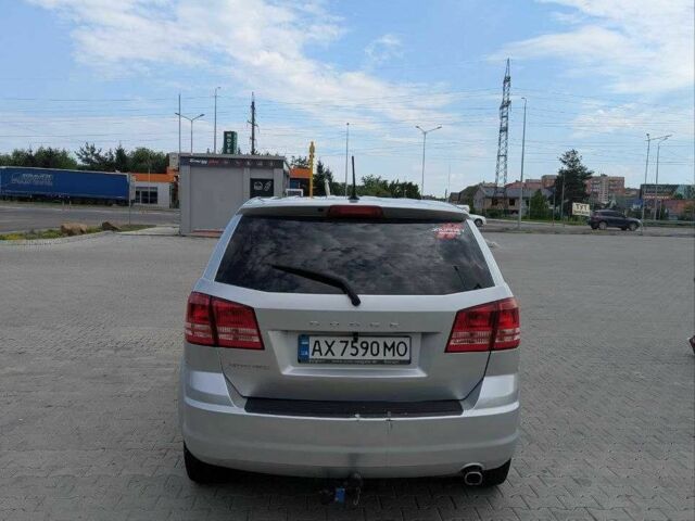 Сірий Додж Джорні, об'ємом двигуна 2.4 л та пробігом 228 тис. км за 11500 $, фото 4 на Automoto.ua