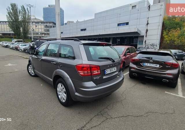 Сірий Додж Джорні, об'ємом двигуна 2.36 л та пробігом 320 тис. км за 8900 $, фото 1 на Automoto.ua