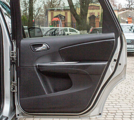 Серый Додж Джорни, объемом двигателя 2.36 л и пробегом 206 тыс. км за 10500 $, фото 13 на Automoto.ua