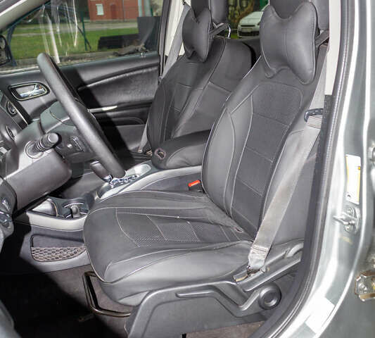 Серый Додж Джорни, объемом двигателя 2.36 л и пробегом 206 тыс. км за 10500 $, фото 16 на Automoto.ua