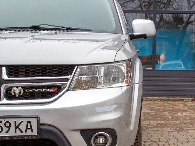 Сірий Додж Джорні, об'ємом двигуна 2.4 л та пробігом 205 тис. км за 10500 $, фото 2 на Automoto.ua