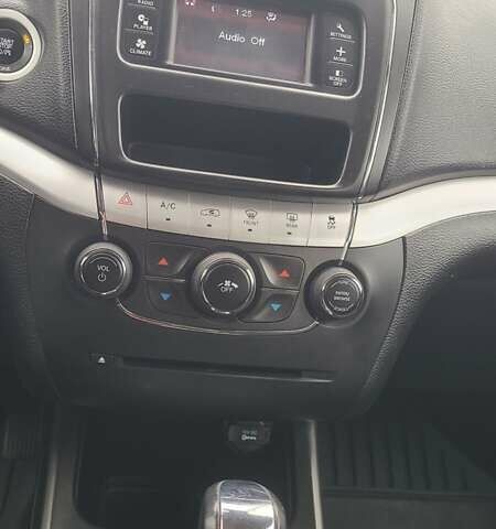 Сірий Додж Джорні, об'ємом двигуна 2.36 л та пробігом 320 тис. км за 8900 $, фото 13 на Automoto.ua