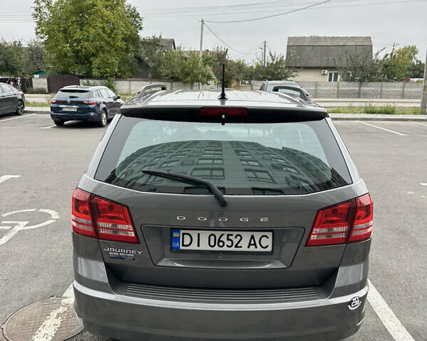 Серый Додж Джорни, объемом двигателя 2.4 л и пробегом 318 тыс. км за 7200 $, фото 7 на Automoto.ua