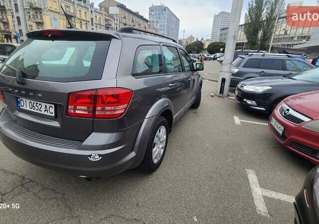 Сірий Додж Джорні, об'ємом двигуна 2.36 л та пробігом 320 тис. км за 8900 $, фото 3 на Automoto.ua