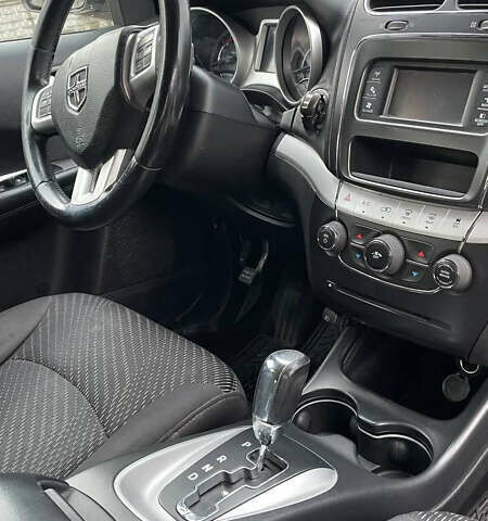 Серый Додж Джорни, объемом двигателя 2.36 л и пробегом 290 тыс. км за 8300 $, фото 3 на Automoto.ua