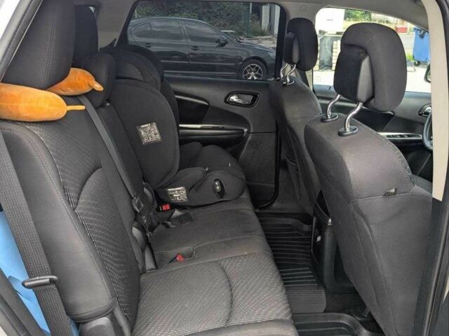 Серый Додж Джорни, объемом двигателя 2.4 л и пробегом 228 тыс. км за 11399 $, фото 12 на Automoto.ua