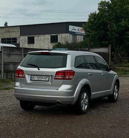 Серый Додж Джорни, объемом двигателя 2.36 л и пробегом 290 тыс. км за 8300 $, фото 2 на Automoto.ua