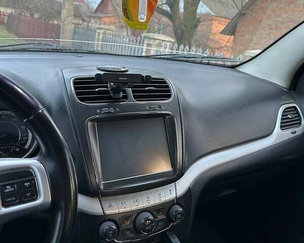 Серый Додж Джорни, объемом двигателя 2.36 л и пробегом 192 тыс. км за 10500 $, фото 4 на Automoto.ua