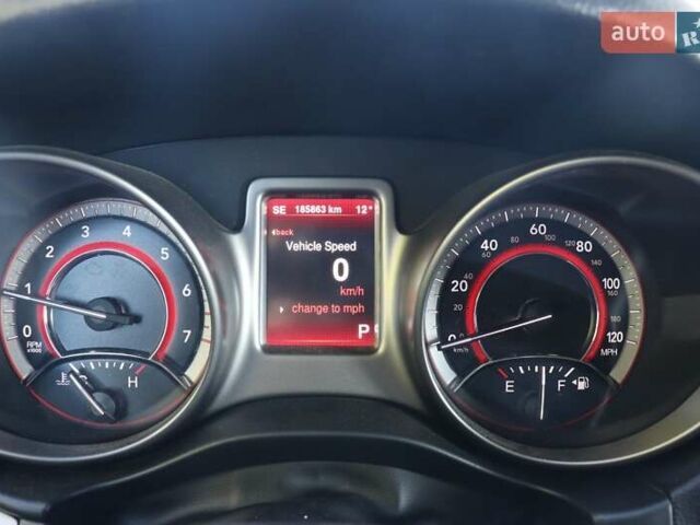 Серый Додж Джорни, объемом двигателя 3.6 л и пробегом 186 тыс. км за 12300 $, фото 4 на Automoto.ua