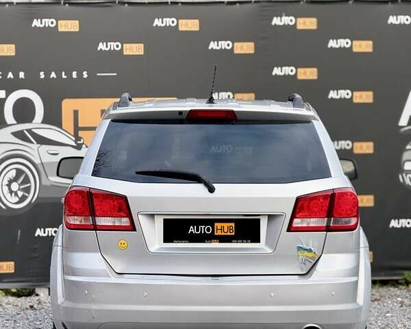 Серый Додж Джорни, объемом двигателя 2.36 л и пробегом 215 тыс. км за 8900 $, фото 6 на Automoto.ua