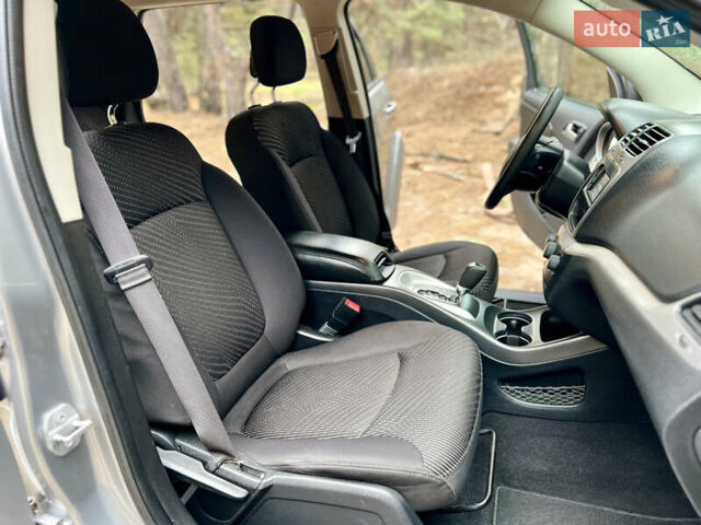 Сірий Додж Джорні, об'ємом двигуна 2.36 л та пробігом 251 тис. км за 10500 $, фото 20 на Automoto.ua