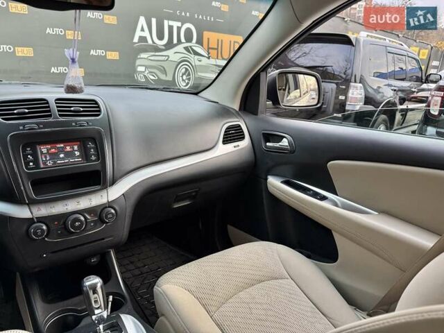 Серый Додж Джорни, объемом двигателя 2.36 л и пробегом 215 тыс. км за 8900 $, фото 14 на Automoto.ua