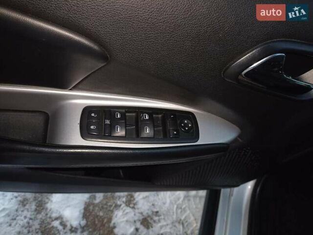 Сірий Додж Джорні, об'ємом двигуна 2.36 л та пробігом 190 тис. км за 10500 $, фото 4 на Automoto.ua