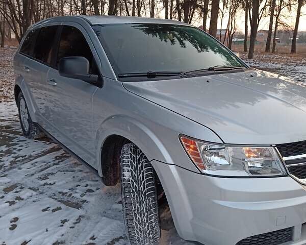 Сірий Додж Джорні, об'ємом двигуна 2.36 л та пробігом 190 тис. км за 10500 $, фото 7 на Automoto.ua