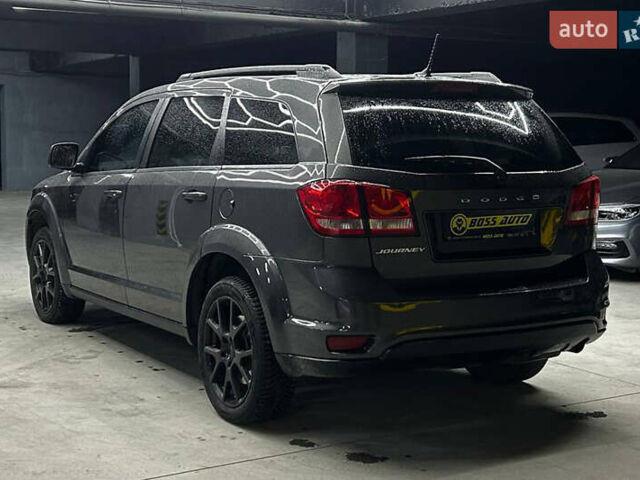 Сірий Додж Джорні, об'ємом двигуна 2.36 л та пробігом 248 тис. км за 10500 $, фото 3 на Automoto.ua