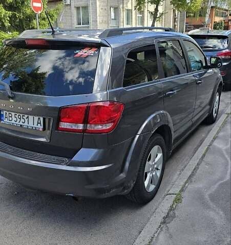 Серый Додж Джорни, объемом двигателя 2.4 л и пробегом 214 тыс. км за 9700 $, фото 3 на Automoto.ua