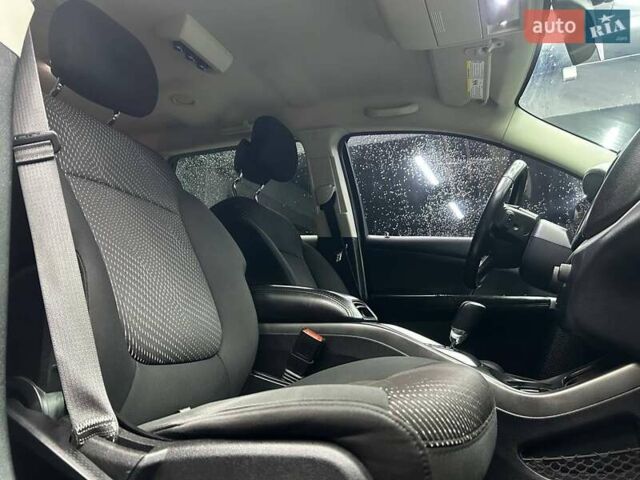 Сірий Додж Джорні, об'ємом двигуна 2.36 л та пробігом 248 тис. км за 10500 $, фото 5 на Automoto.ua