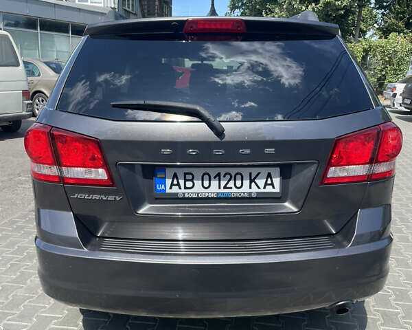 Серый Додж Джорни, объемом двигателя 2.36 л и пробегом 145 тыс. км за 10400 $, фото 3 на Automoto.ua