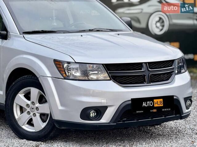 Серый Додж Джорни, объемом двигателя 2.36 л и пробегом 215 тыс. км за 8900 $, фото 1 на Automoto.ua