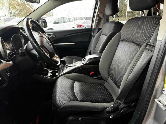 Серый Додж Джорни, объемом двигателя 2.36 л и пробегом 266 тыс. км за 9599 $, фото 3 на Automoto.ua