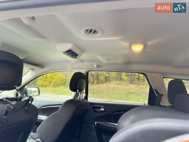 Сірий Додж Джорні, об'ємом двигуна 2.36 л та пробігом 198 тис. км за 9000 $, фото 12 на Automoto.ua