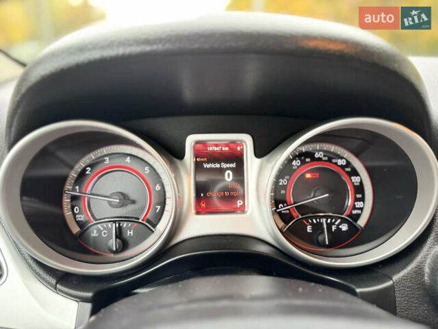 Сірий Додж Джорні, об'ємом двигуна 2.36 л та пробігом 198 тис. км за 9000 $, фото 9 на Automoto.ua