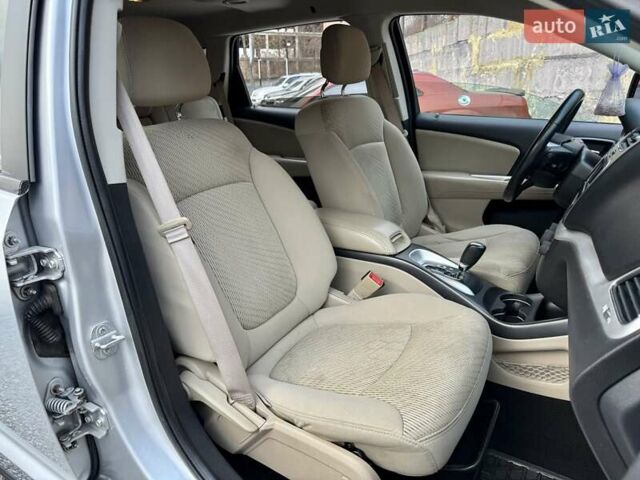 Серый Додж Джорни, объемом двигателя 2.36 л и пробегом 215 тыс. км за 8900 $, фото 11 на Automoto.ua