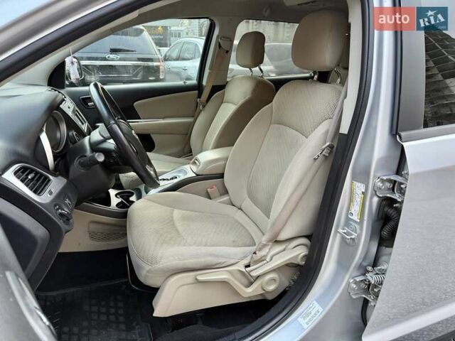 Серый Додж Джорни, объемом двигателя 2.36 л и пробегом 215 тыс. км за 8900 $, фото 9 на Automoto.ua