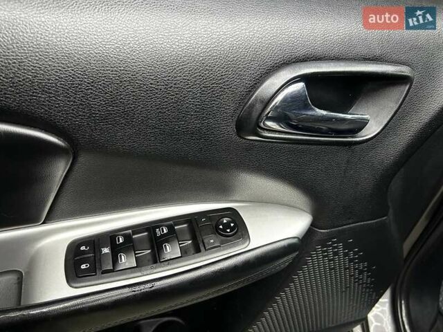 Сірий Додж Джорні, об'ємом двигуна 2.36 л та пробігом 248 тис. км за 10500 $, фото 24 на Automoto.ua