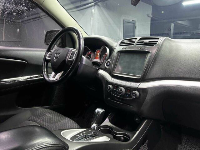 Серый Додж Джорни, объемом двигателя 2.4 л и пробегом 248 тыс. км за 10500 $, фото 6 на Automoto.ua