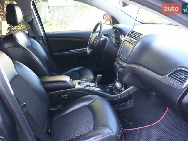 Серый Додж Джорни, объемом двигателя 3.6 л и пробегом 186 тыс. км за 12300 $, фото 5 на Automoto.ua