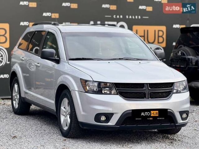 Серый Додж Джорни, объемом двигателя 2.36 л и пробегом 215 тыс. км за 8900 $, фото 2 на Automoto.ua
