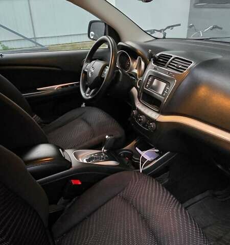 Серый Додж Джорни, объемом двигателя 2.4 л и пробегом 214 тыс. км за 9700 $, фото 6 на Automoto.ua