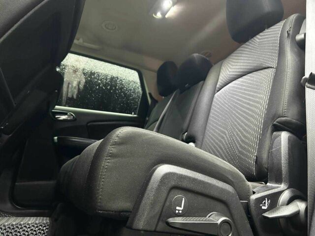 Серый Додж Джорни, объемом двигателя 2.4 л и пробегом 248 тыс. км за 10500 $, фото 17 на Automoto.ua