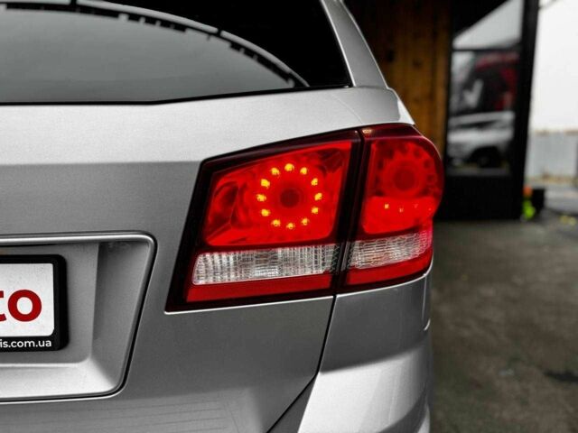 Серый Додж Джорни, объемом двигателя 2.36 л и пробегом 266 тыс. км за 9599 $, фото 18 на Automoto.ua