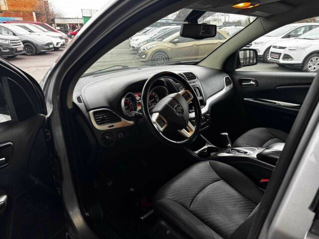 Серый Додж Джорни, объемом двигателя 2.36 л и пробегом 266 тыс. км за 9599 $, фото 2 на Automoto.ua