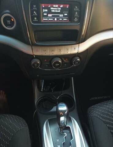 Серый Додж Джорни, объемом двигателя 2.4 л и пробегом 190 тыс. км за 10000 $, фото 3 на Automoto.ua