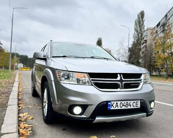 Сірий Додж Джорні, об'ємом двигуна 2.36 л та пробігом 198 тис. км за 9000 $, фото 2 на Automoto.ua