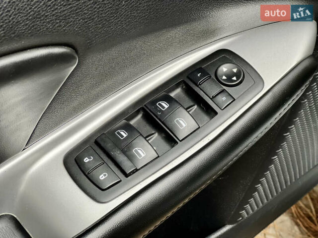 Сірий Додж Джорні, об'ємом двигуна 2.36 л та пробігом 251 тис. км за 10500 $, фото 16 на Automoto.ua