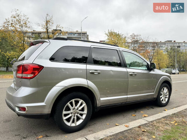 Сірий Додж Джорні, об'ємом двигуна 2.36 л та пробігом 198 тис. км за 9000 $, фото 4 на Automoto.ua