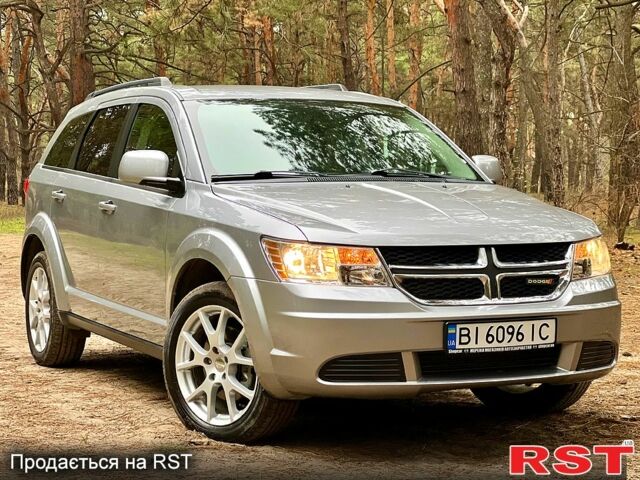 Серый Додж Джорни, объемом двигателя 2.4 л и пробегом 250 тыс. км за 10500 $, фото 1 на Automoto.ua