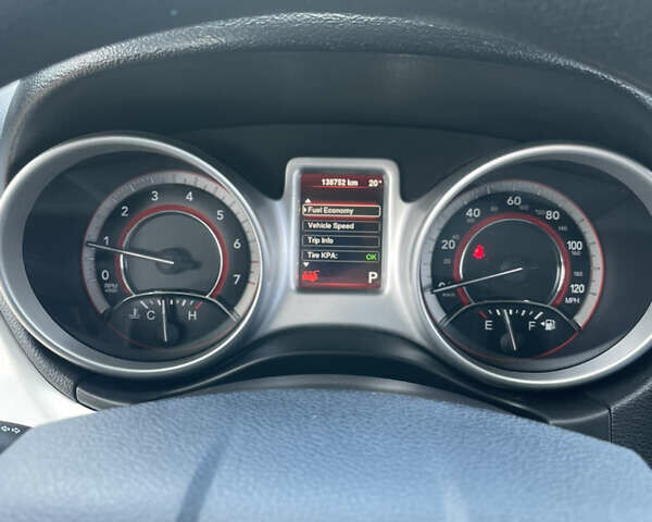 Серый Додж Джорни, объемом двигателя 2.36 л и пробегом 145 тыс. км за 10400 $, фото 14 на Automoto.ua