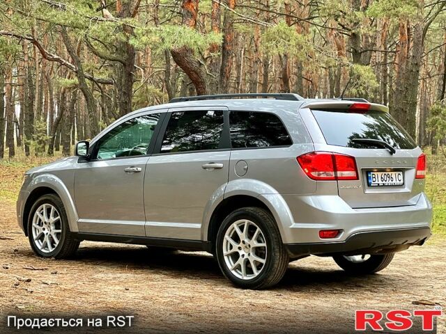 Серый Додж Джорни, объемом двигателя 2.4 л и пробегом 250 тыс. км за 10500 $, фото 5 на Automoto.ua