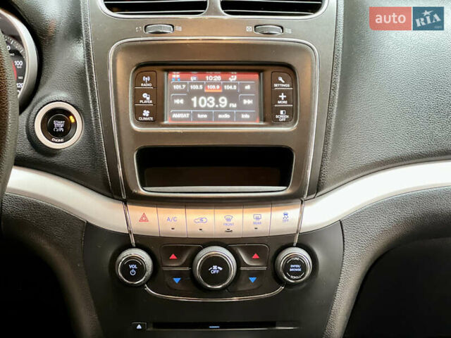 Сірий Додж Джорні, об'ємом двигуна 2.36 л та пробігом 251 тис. км за 10500 $, фото 19 на Automoto.ua