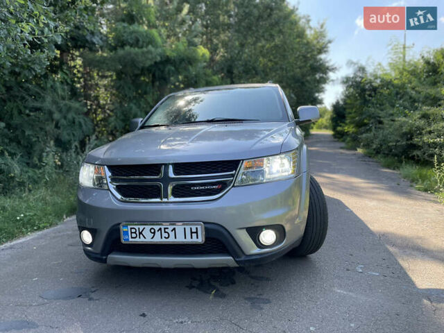 Сірий Додж Джорні, об'ємом двигуна 2.4 л та пробігом 216 тис. км за 10600 $, фото 5 на Automoto.ua