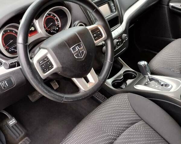 Сірий Додж Джорні, об'ємом двигуна 2.36 л та пробігом 180 тис. км за 9500 $, фото 2 на Automoto.ua