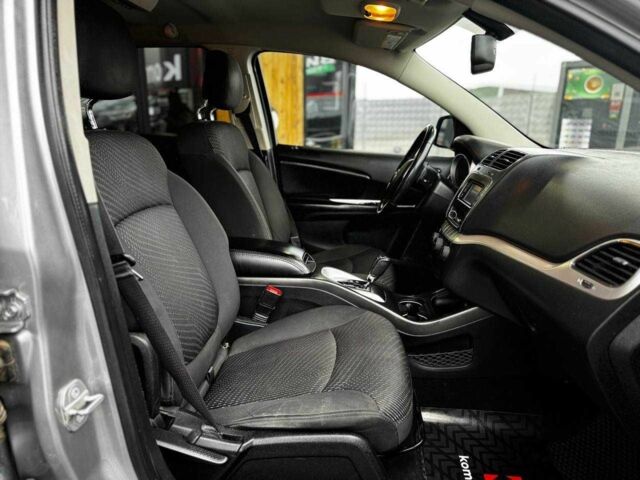 Серый Додж Джорни, объемом двигателя 2.36 л и пробегом 266 тыс. км за 9599 $, фото 12 на Automoto.ua